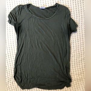 Carly Jean Los Angeles Scoop Neck Tee, Light Olive, size large